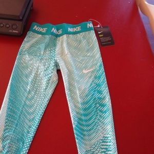 Girls Nike leggings
